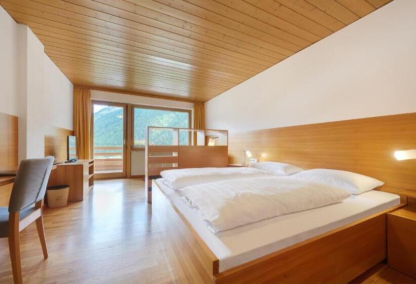 غرفة قياسية مزوَّدة بشُرفة, Marlet