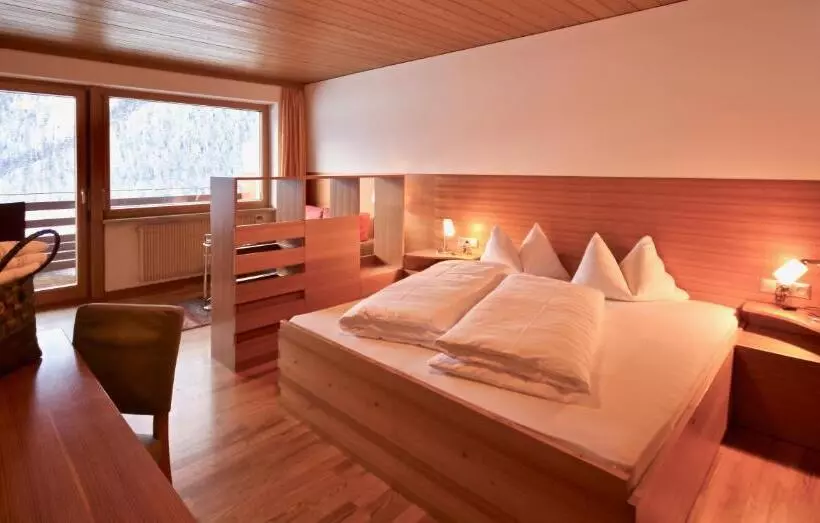 Standard-huone Parveke, Marlet