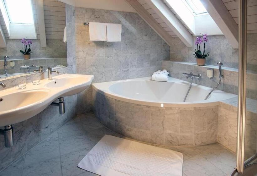 デラックスルーム, Restaurant Löwen