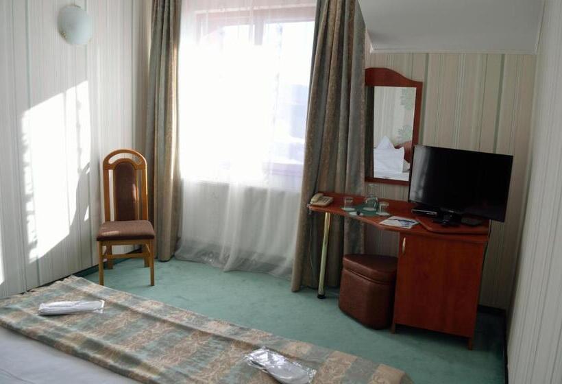 חדר סטנדרט, Rusu