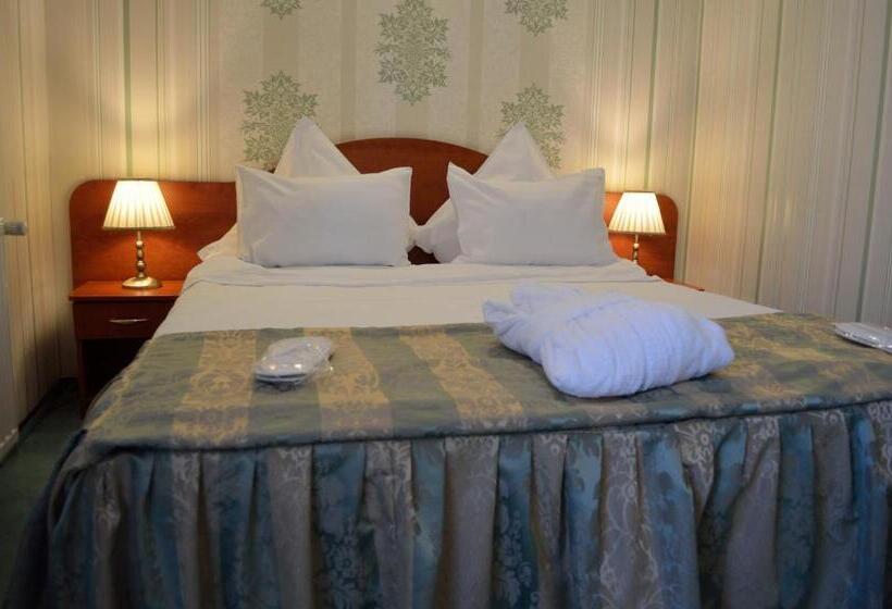 חדר סטנדרט, Rusu