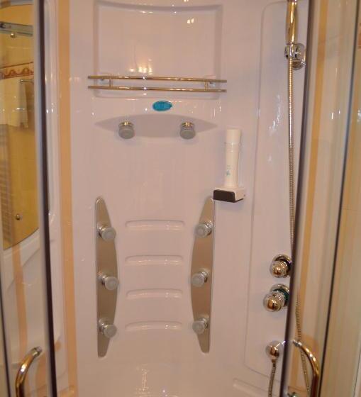 סוויטת 2 חדרי שינה, Rusu