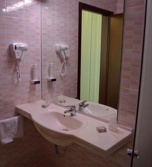 חדר סופריור, Rusu