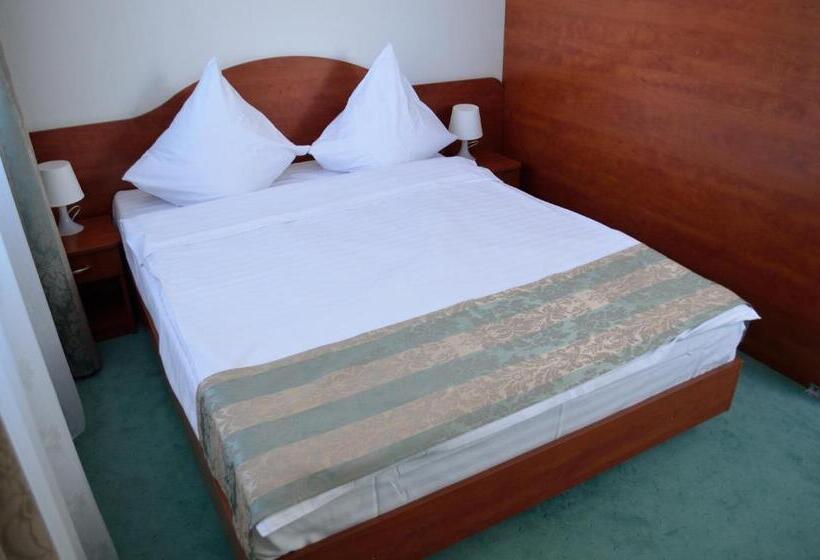 חדר סטנדרט, Rusu