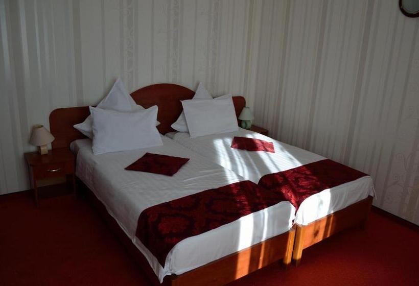 חדר סטנדרט, Rusu