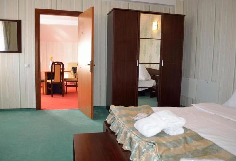 סוויטת 2 חדרי שינה, Rusu