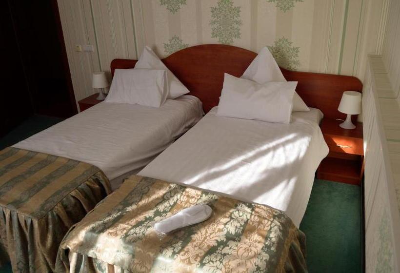 חדר סטנדרט, Rusu