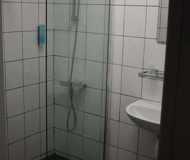 חדר סטנדרט לשלושה, Saint Vincent