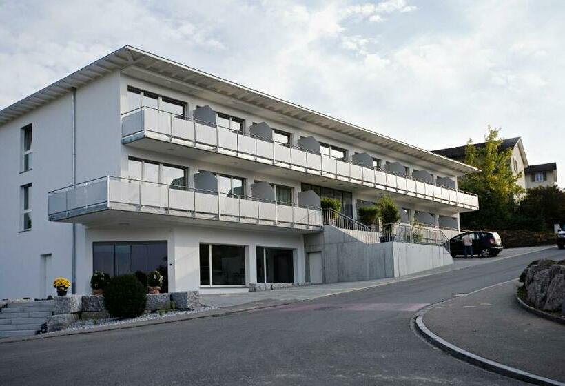 חדר בסיסי, Stalden