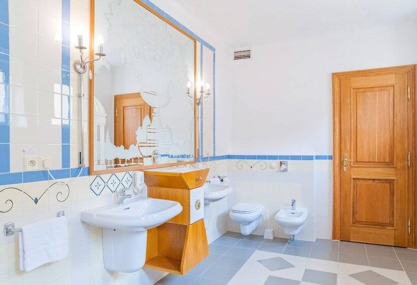 컴포트 룸, Three Lilies Inkl Aquaforum