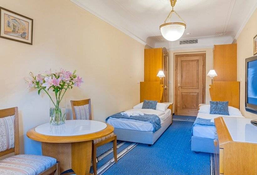 컴포트 룸, Three Lilies Inkl Aquaforum