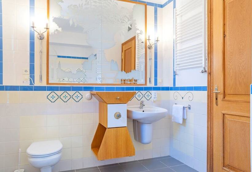 컴포트 싱글 룸, Three Lilies Inkl Aquaforum