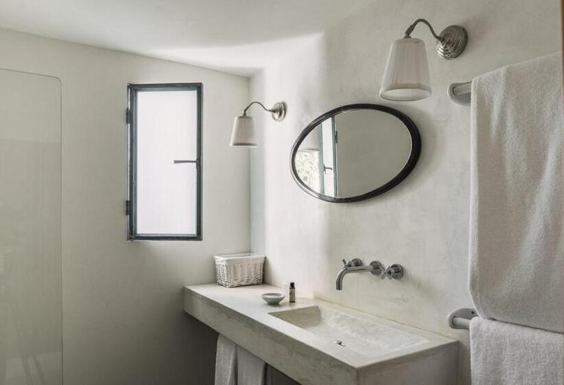 Номер Стандарт, Tres Marias