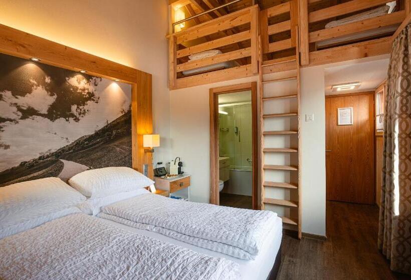 חדר משפחתי, Landhaus