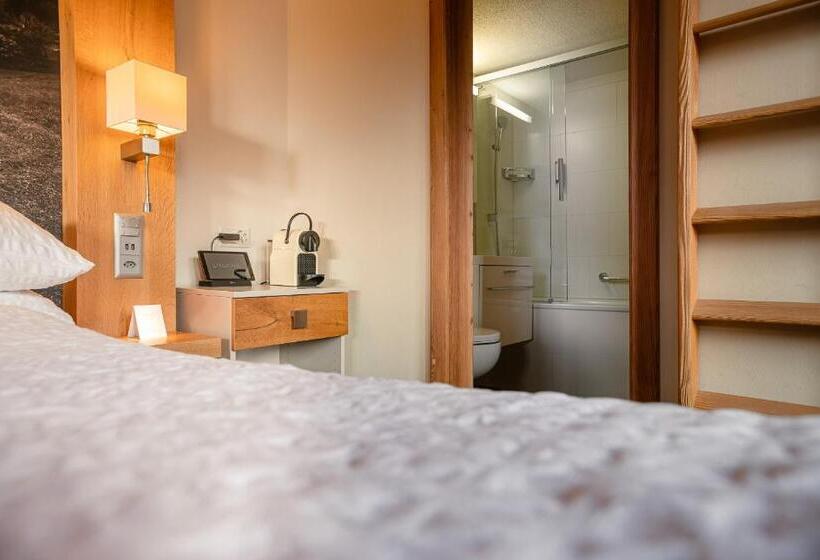 חדר משפחתי, Landhaus