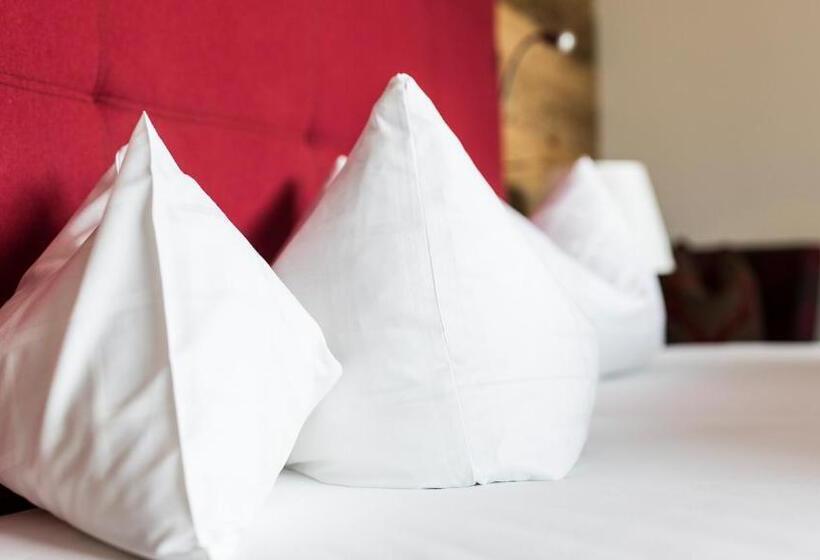Полулюкс, Lechquell Hotel Post