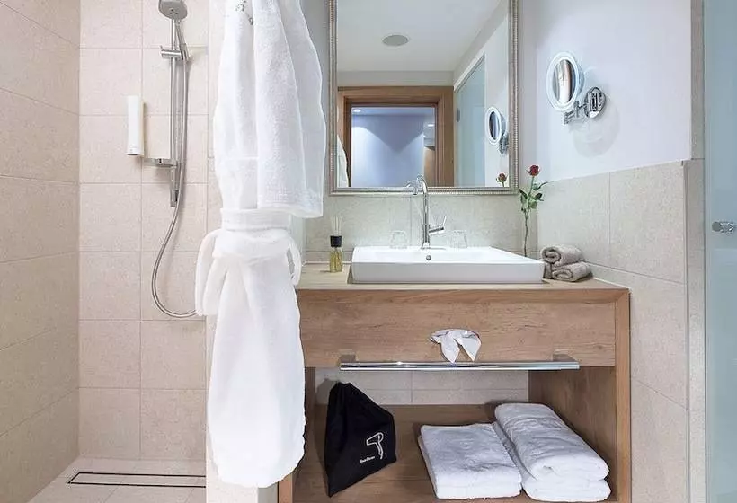 コンフォートルーム, Lechquell Hotel Post