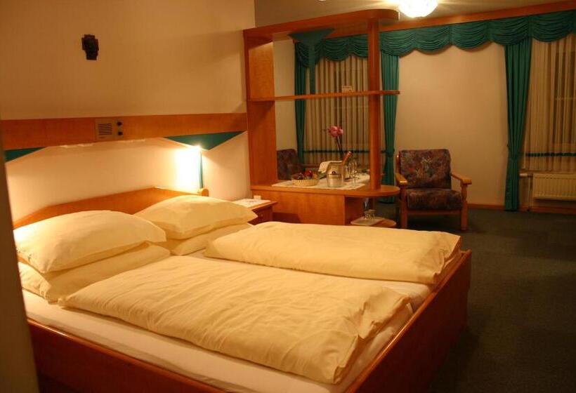 Номер Superior с Балконом, Joglland Hotel Prettenhofer
