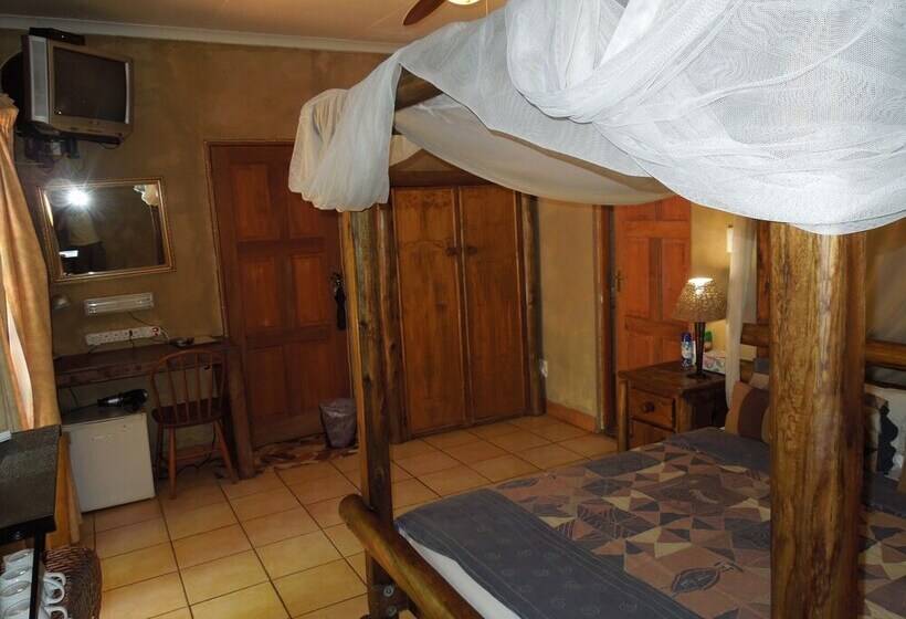 חדר משפחתי, Trees Too Guest Lodge