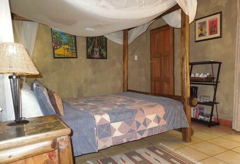 חדר משפחתי, Trees Too Guest Lodge