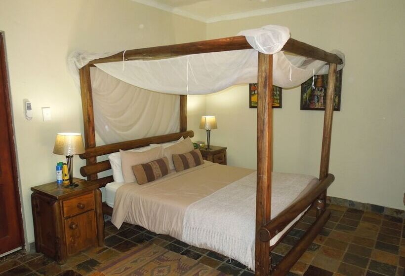 Семейный Номер, Trees Too Guest Lodge