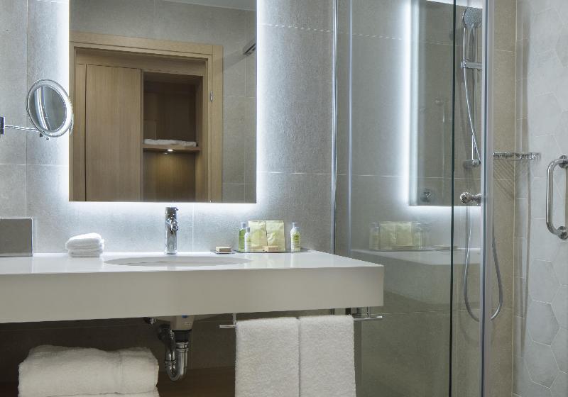 디럭스 룸 킹사이즈 침대, Doubletree By Hilton Plovdiv Center