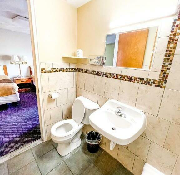 غرفة إقتصادية, Utica Rest Inn