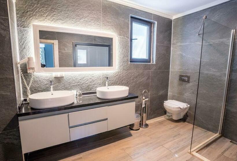 스위트 킹사이즈 침대, Sultan Hotel Kalkan