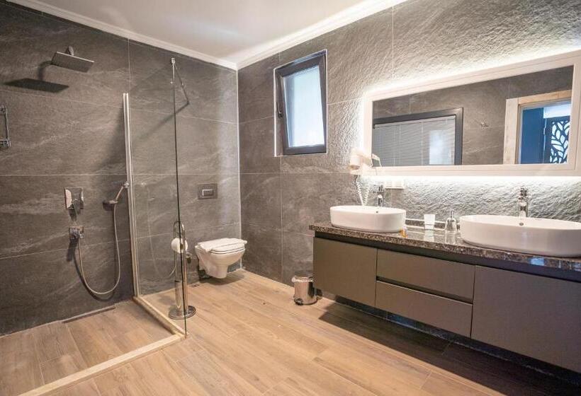 스위트 킹사이즈 침대, Sultan Hotel Kalkan