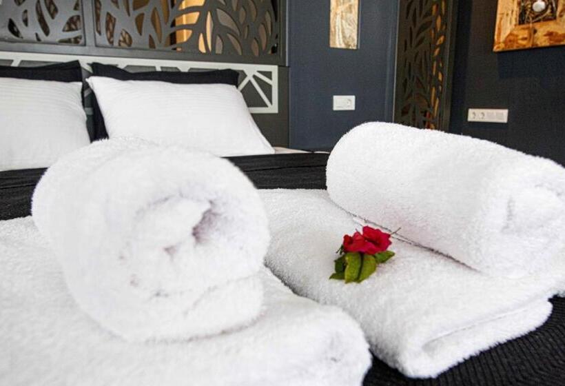 스위트 킹사이즈 침대, Sultan Hotel Kalkan