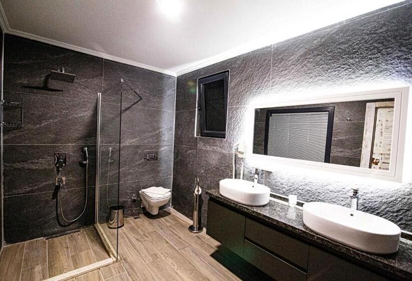 스위트 킹사이즈 침대, Sultan Hotel Kalkan