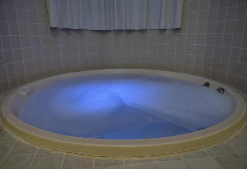Люкс Кровать Кинг, Hot Springs Flat Apart Hotel Master Luxo Com Banheira
