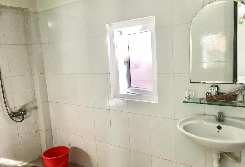 اتاق خانوادگی, Nhà Nghỉ Thiên Minh