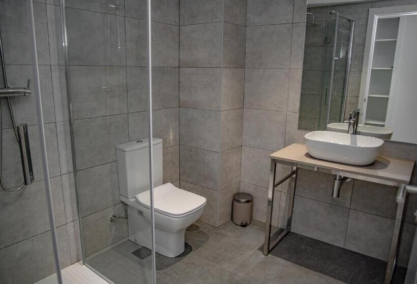 اتاق استاندارد یک نفره, Chips Fene