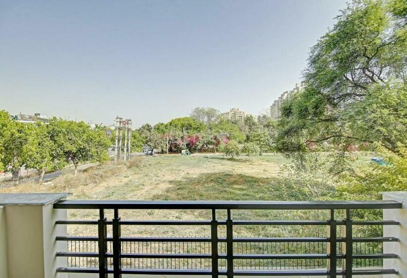 חדר קלאסי לשלושה, Collection O Imperial Oak Near Leisure Valley Park