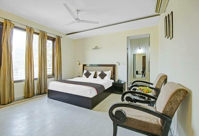 חדר קלאסי לשלושה, Collection O Imperial Oak Near Leisure Valley Park