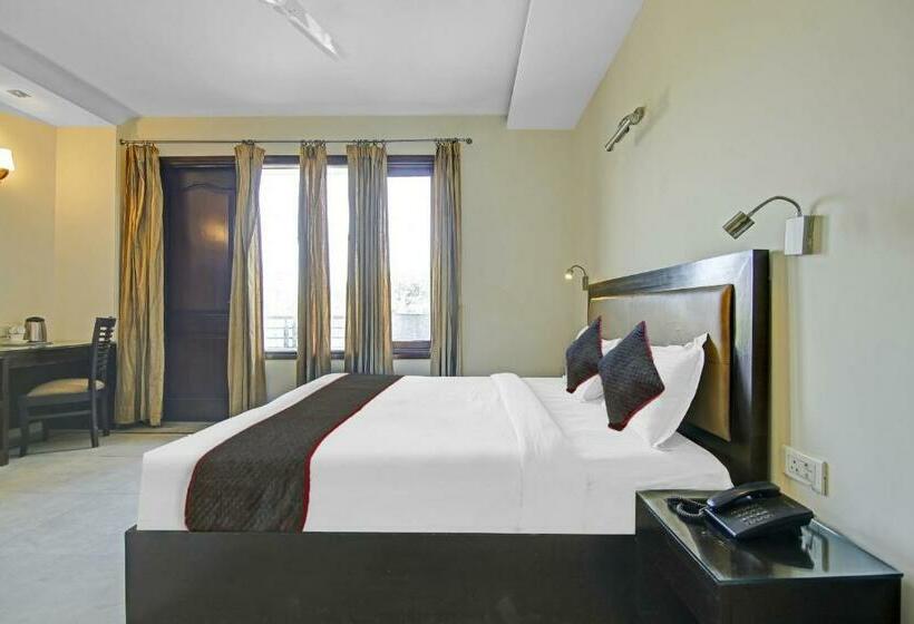 חדר קלאסי לשלושה, Collection O Imperial Oak Near Leisure Valley Park