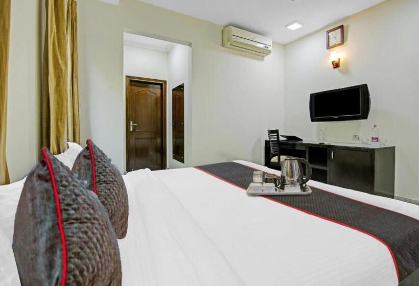 חדר קלאסי לשלושה, Collection O Imperial Oak Near Leisure Valley Park