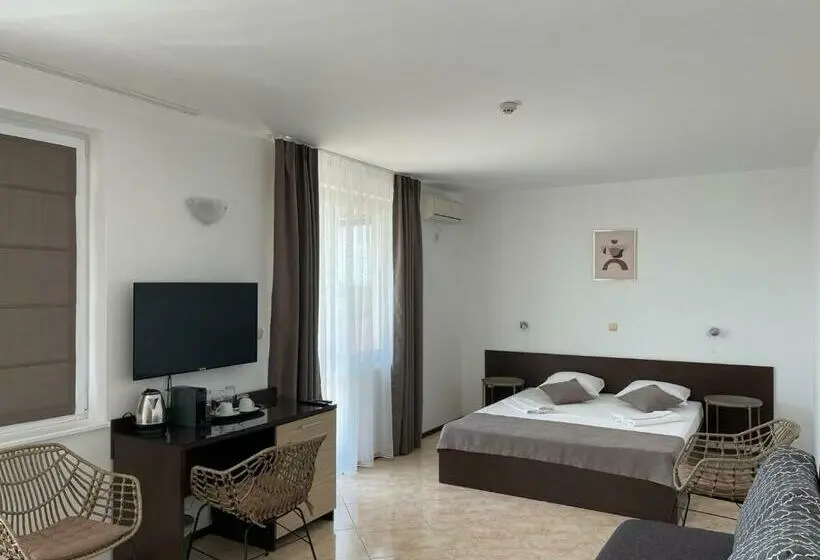 استودیوی استاندارد, Villa Mia