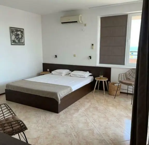 استودیوی استاندارد, Villa Mia