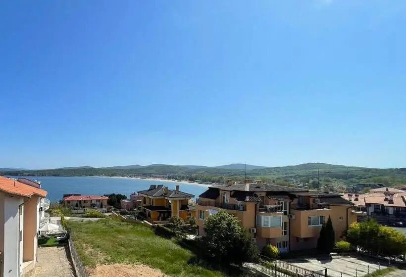 استودیوی استاندارد با چشم‌انداز دریا, Villa Mia