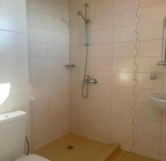 استودیوی استاندارد, Villa Mia