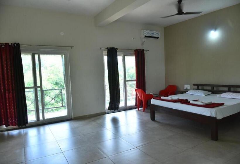 اتاق لوکس با بالکن, 3season Resort Hampi