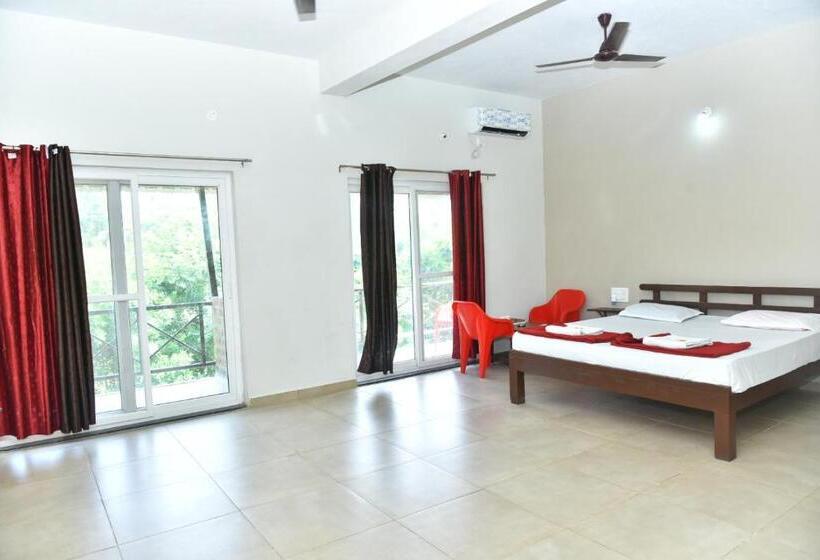 اتاق لوکس با بالکن, 3season Resort Hampi
