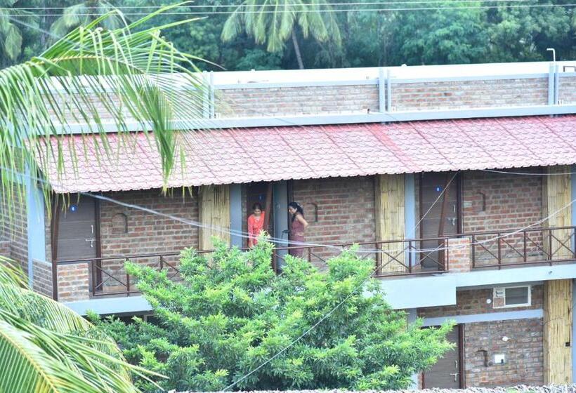 اتاق لوکس با بالکن و چشمانداز دریا, 3season Resort Hampi