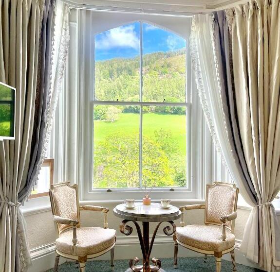 غرفة قياسية سرير كينج, The Buckley Arms