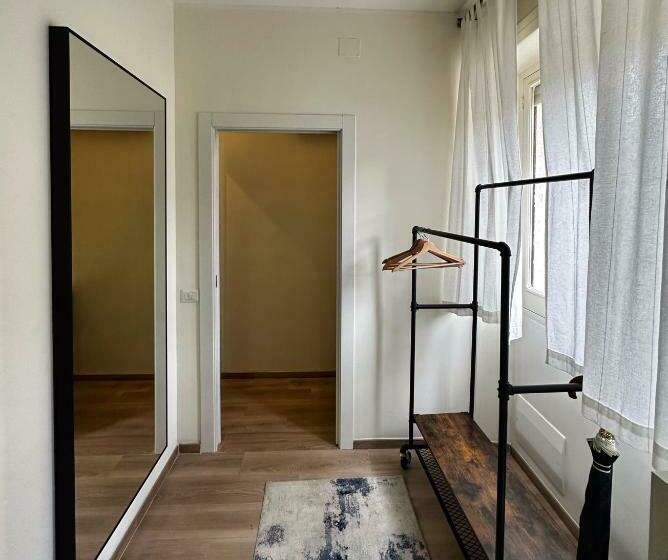 جناح جونيور مزوَّد بشرفة, Extravaganza Room And Suite Apartment City Center