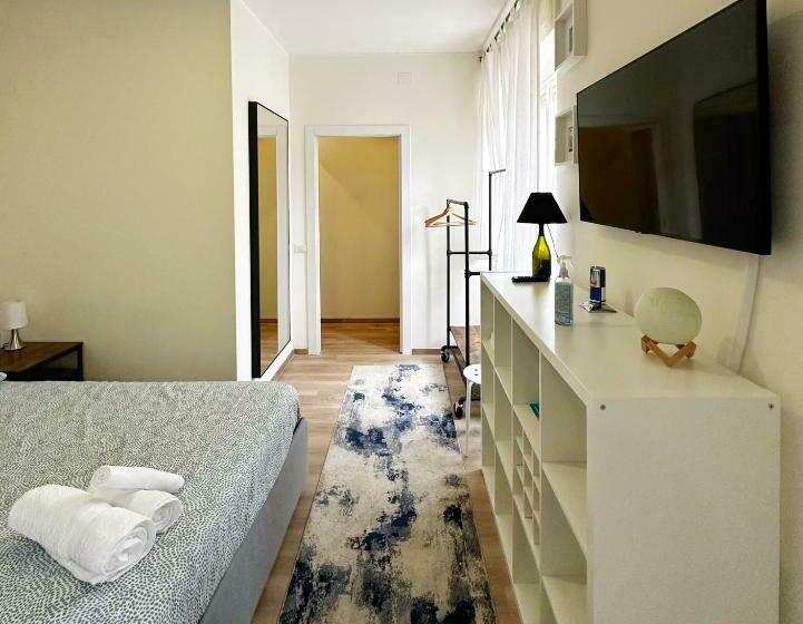 جناح جونيور مزوَّد بشرفة, Extravaganza Room And Suite Apartment City Center