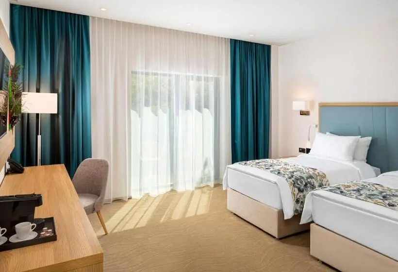 Superior Room with Terrace, Alma Health & Spa Retreat