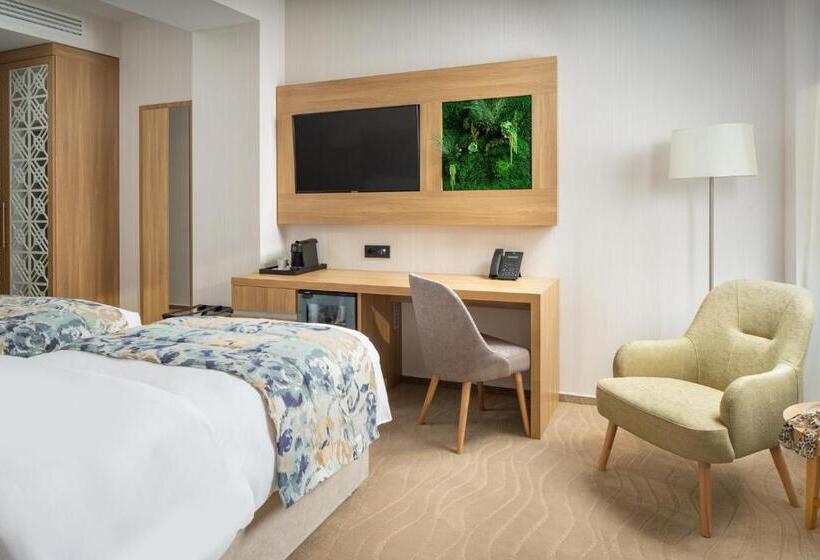 Superior Room with Terrace, Alma Health & Spa Retreat